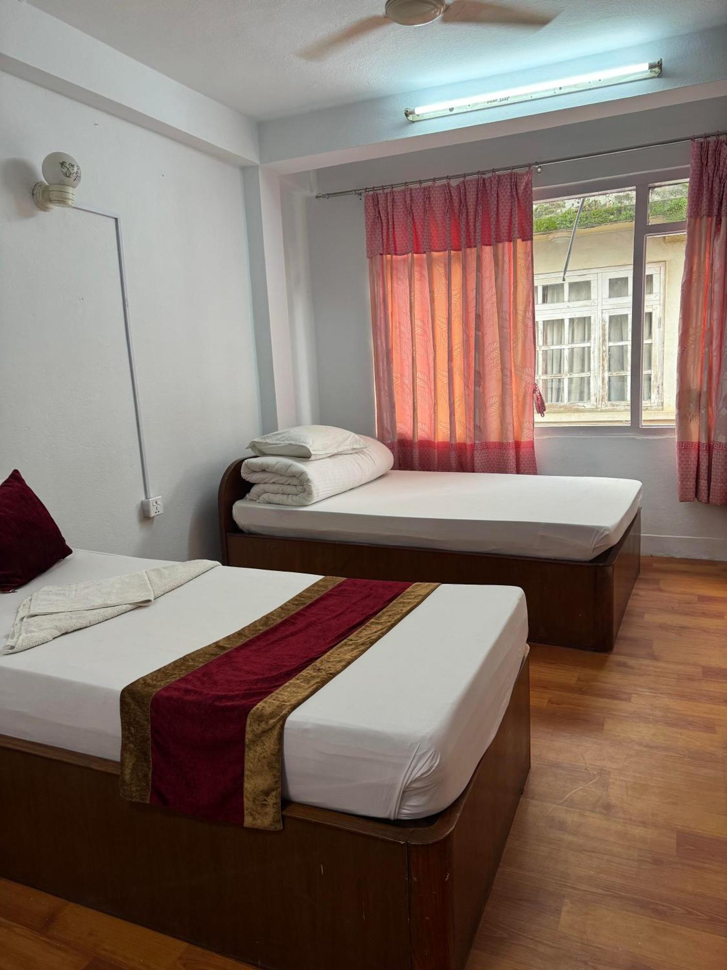 Om Tara Guest House Pvt Ltd Kathmandu Buitenkant foto