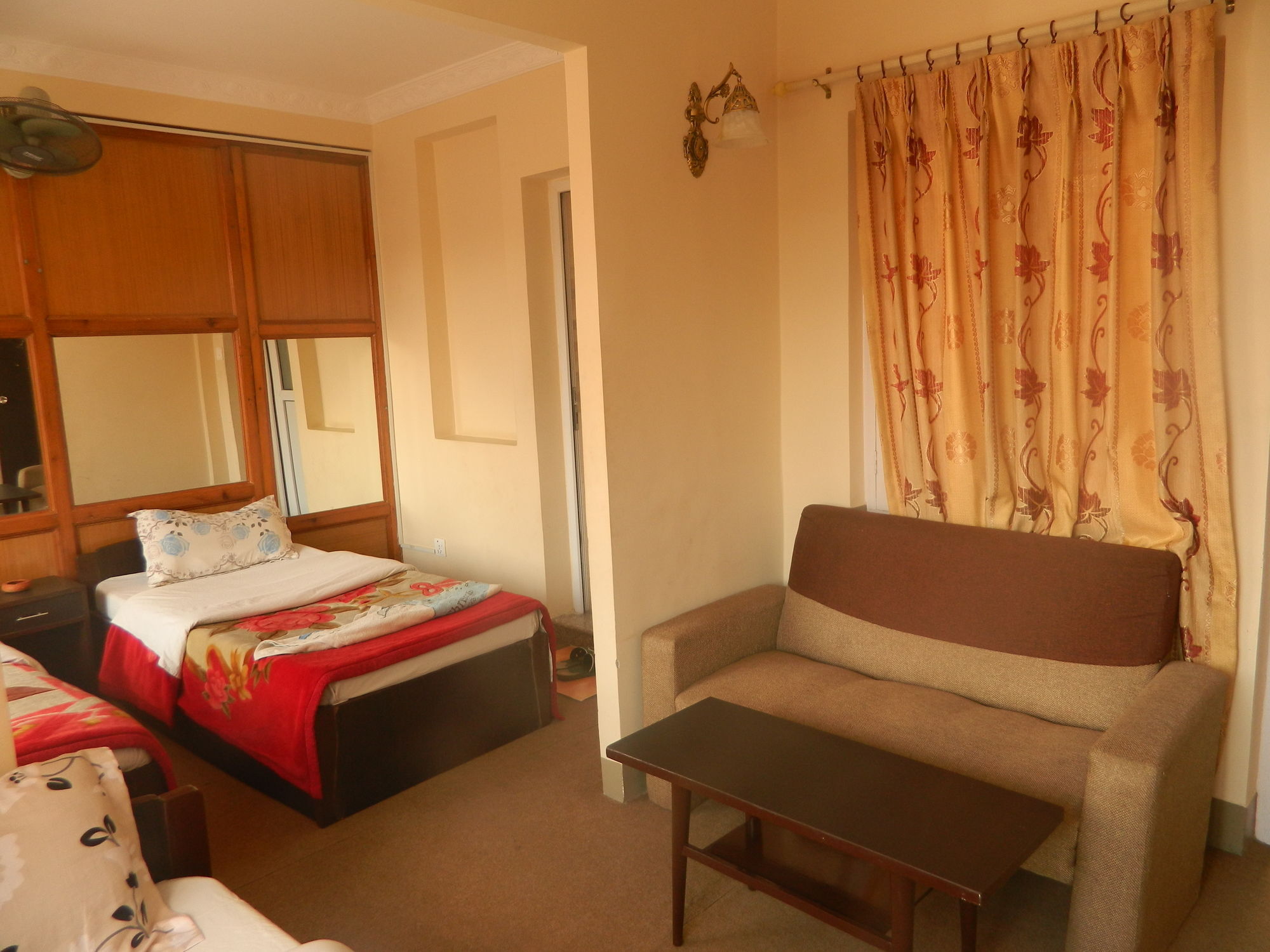 Om Tara Guest House Pvt Ltd Kathmandu Buitenkant foto